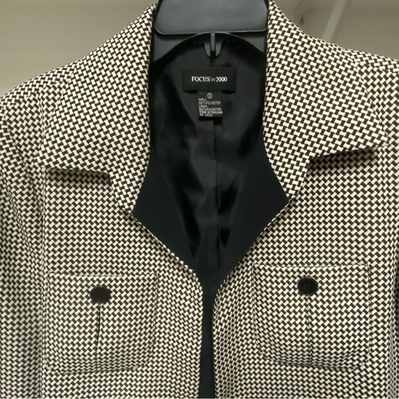 Focus 2000 Black and Off White Women's Suit Jacket size 12 - Picture 2 of 8